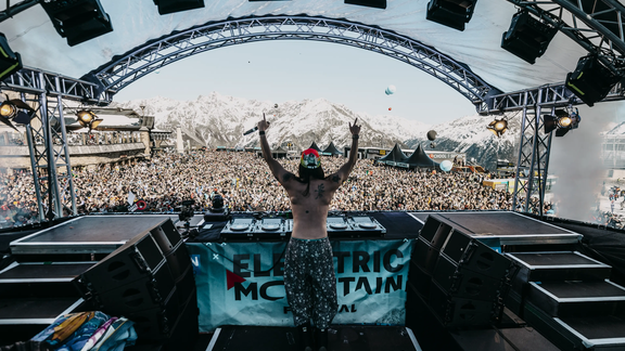 Electric Mountain Festival, EMF, Après Ski, Nightlife, Sölden, Panoramaaufnahme, Gruppe, Winter