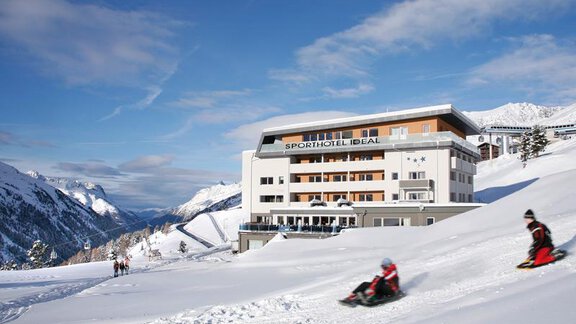 2 Hotel aussen - Sporthotel Ideal - Hochgurgl