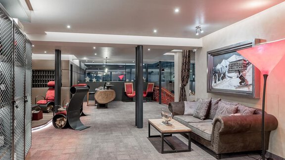 Halle mit gemütlichen Sitzecken - Sporthotel Ideal - Hochgurgl