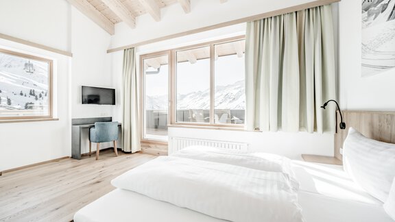 Feel-good room with balcony - Sporthotel Olymp - Hochgurgl