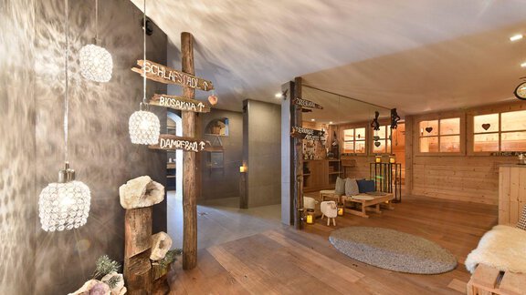 20-01_evafoto_5840-1_EingangLampenSauna - Hotel Alpenfriede - Hochsölden