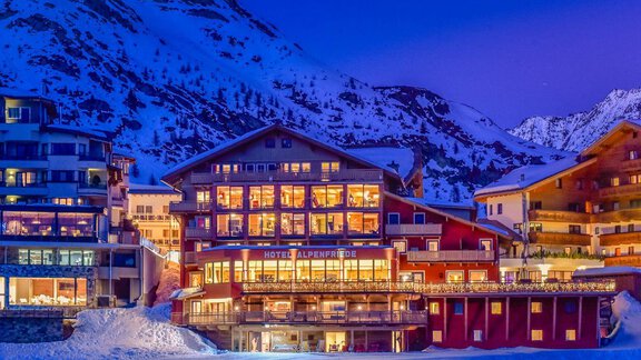 20-01_evafoto_6015bg_AußenaufnahmeNacht2 - Hotel Alpenfriede - Hochsölden