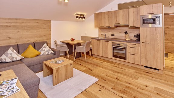 Wohnbereich mit Küche - Alpenappartement Central Valley Penthouse - Längenfeld