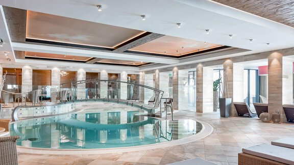 Hallenbad mit Panoramablick - Hotel Gotthard-Zeit - Obergurgl 