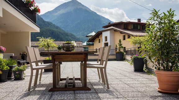 Terrasse mit herrlicher Aussicht - Apart Falkner - Sölden