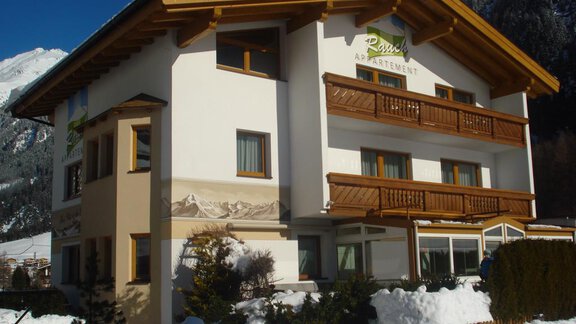 Hausansicht Winter - Appartement Rauch - Sölden
