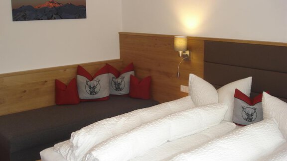 App. 3 Zimmer links bett mit couch - Appartement Rauch - Sölden