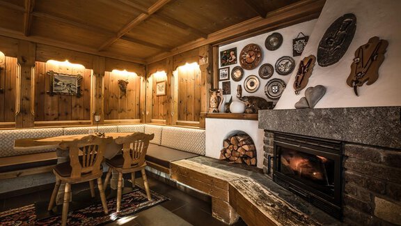 Hausbar mit offenem Kamin - Berghof  Sölden - anno 1588 - Sölden
