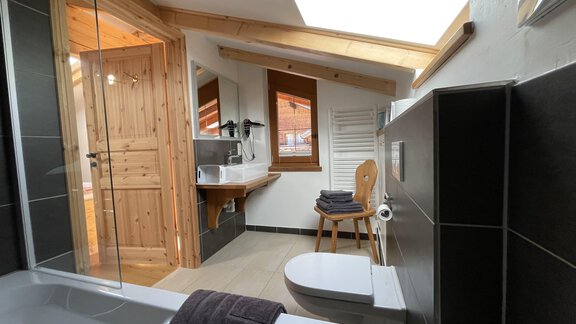 Bad Steinbock  mit Dachschräge - HAUS ERIKA apartments - Sölden