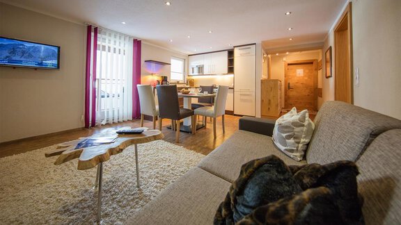 Appartement 1 Wohnraum mit Küche - Haus Stefanie - Sölden