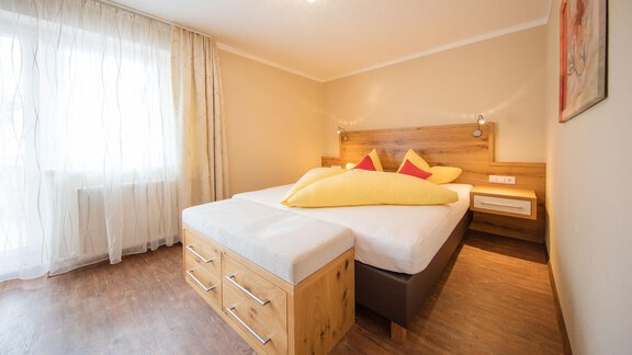App1 - Schlafzimmer 1 - Haus Stefanie - Sölden