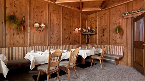 fruehstueckszimmer01 - Hotel Garni Ehrenreich - Sölden