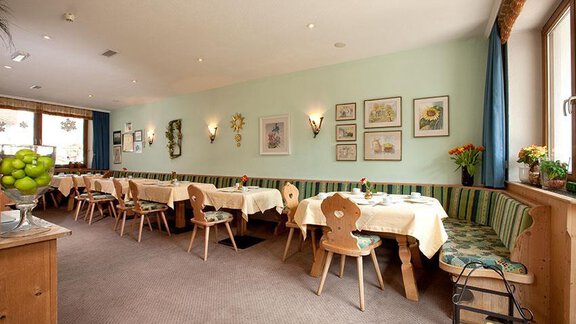 fruehstueckszimmer02 - Hotel Garni Ehrenreich - Sölden