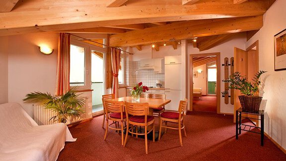 appart01-wohnraum - Hotel Garni Ehrenreich - Sölden