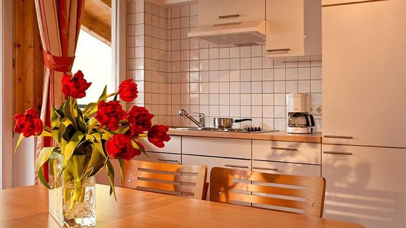 blumen-appart-kueche - Hotel Garni Ehrenreich - Sölden