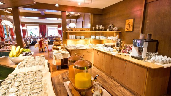 Buffet Frühstück - Hotel Garni Hainbacherhof - Sölden