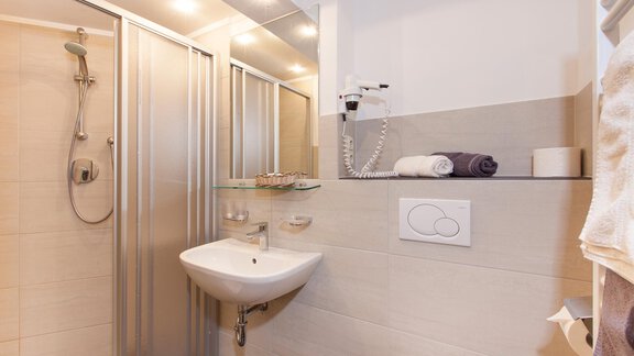 DU/WC  TOP 3 - Hotel Garni Schönblick Apart - Sölden