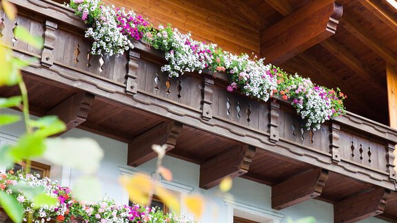Sommer mit Blumen - Landhaus Grüner - Sölden