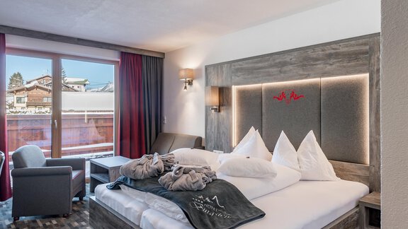 Doppelzimmer Superior - Hotel Burgstein alpin & lifestyle - Längenfeld