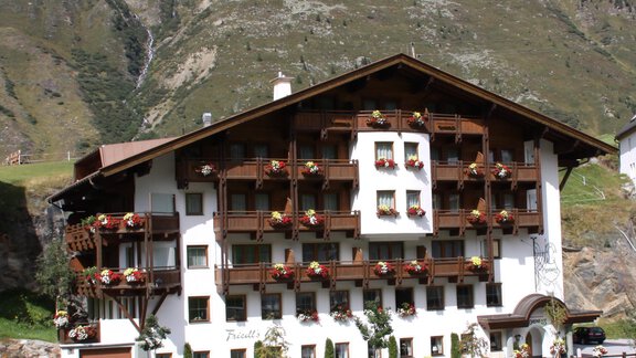 Hausansicht - Pension Hohenfels - Obergurgl 