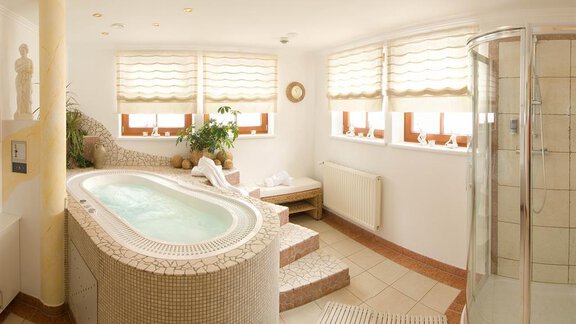 Whirlpool Raum - Aktiv Panoramahotel Daniel - Sautens