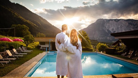 Sonnenuntergang Freischwimmbad - Aktiv Panoramahotel Daniel - Sautens