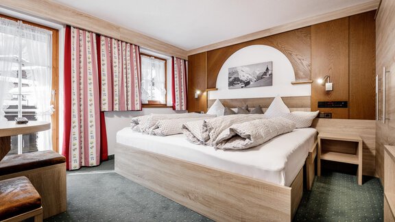 AltesHolzhaus-byRudiWyhlidal--0064-edit - Altes Holzhaus - Sölden