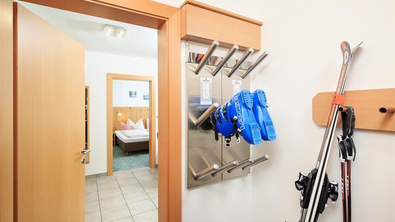 Vorraum mit Garderobe und Schuhtrockner - Apart Manuel - Sölden