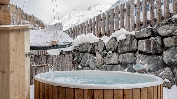 Hot Tub Zirbenchalet - Chalet Resort Sölden - Sölden