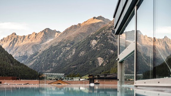 Infinity Pool - die berge lifestyle-hotel sölden - Sölden
