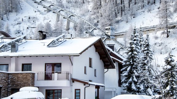 view with shuttle - Ferienappartements Linserhof - Sölden