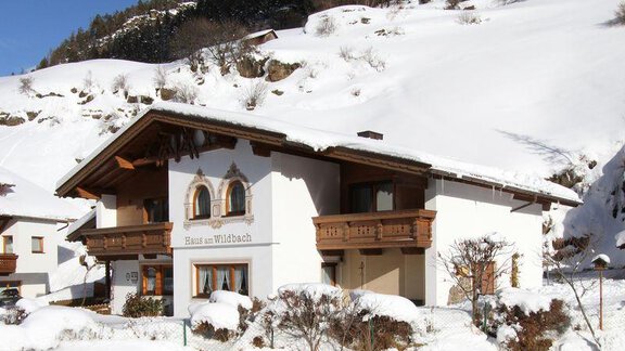 Hausansicht Winter 1 - Haus am Wildbach - Sölden