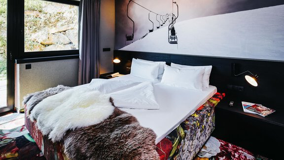 Bedroom1 - Top1 - HEART - Manufaktur Appartements - Sölden