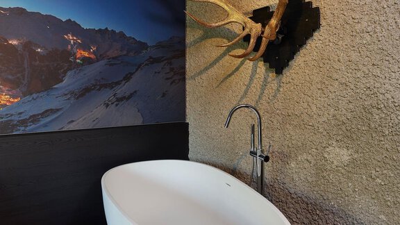 Bathtube - Top2 - HEART - Manufaktur Appartements - Sölden
