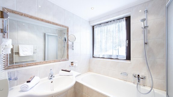 Badezimmer - Hotel Erhart - Sölden