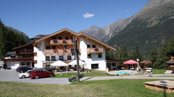 Waldesruh mit Freischwimmbad - Pension Waldesruh - Sölden