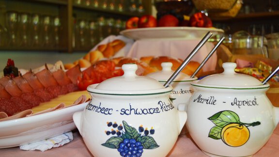 Breakfast buffet - Pension "Zur alten Mühle" - Sölden | © Carmen Waldhart