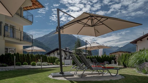 Relaxinseln im Garten - Residenz Allegra - Sölden | © Residenz Allegra Sölden