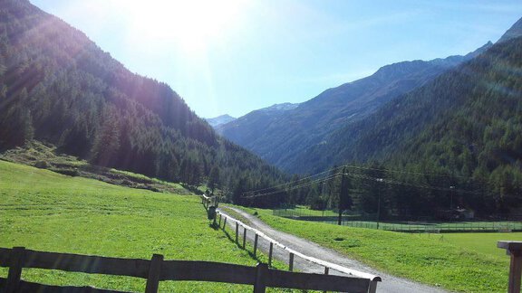 leichter Spazierweg ins Grüne - Gasthof Brückenwirt - Zwieselstein