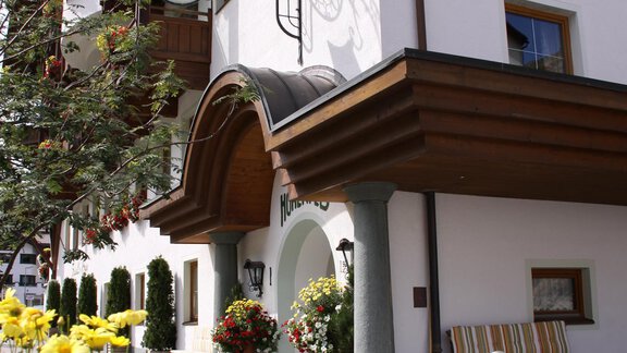 Hausansicht - Pension Hohenfels - Obergurgl 