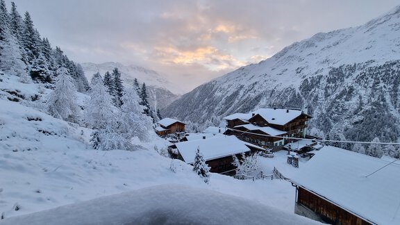 Blick von der Terrasse in die Winterlandschaft - Almhütte Chrisanten Thaya Sölden - Sölden