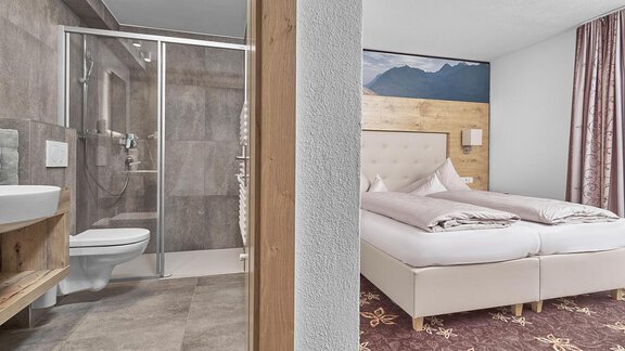 Gästezimmer mit Dusche - Haus Heiners - Sölden