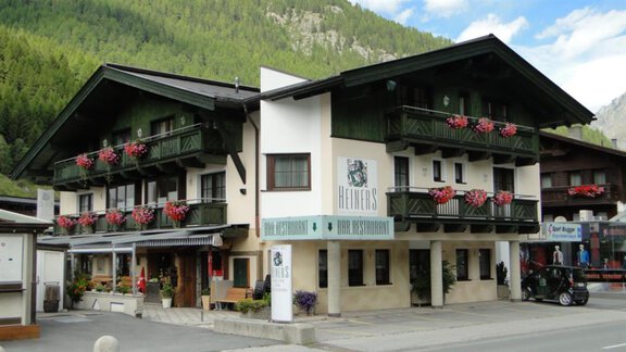 Hausfoto Blumen - Haus Heiners - Sölden