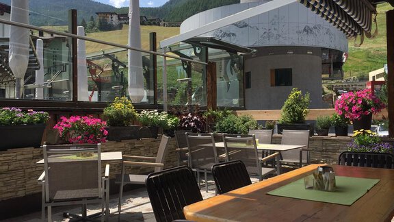 Sonnenterasse u. neue Giggijochbahn im Hintergrund - Haus Heiners - Sölden
