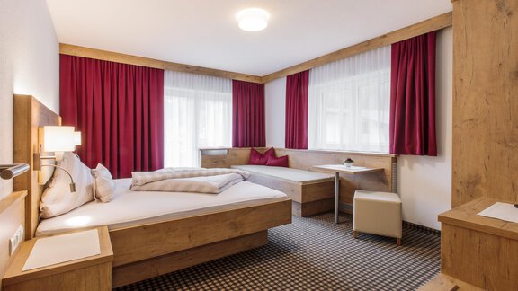 Appartement Brunnenkogl Dreibettzimmer - Haus Madeleine - Sölden