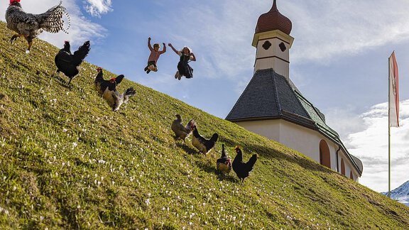 Zwieselsteiner Kirchlein mit übermütigen A und L - Haus Benjamin - Zwieselstein