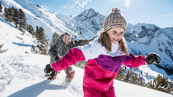 Kinder im Schnee  - Appartements & Biobauernhof der Veitenhof - Niederthai