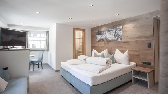 Dreibettzimmer - Garni Ötztal ROOMS & APARTS - Zwieselstein