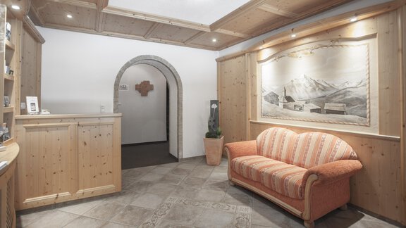 Eingang Empfang - Garni Ötztal ROOMS & APARTS - Zwieselstein