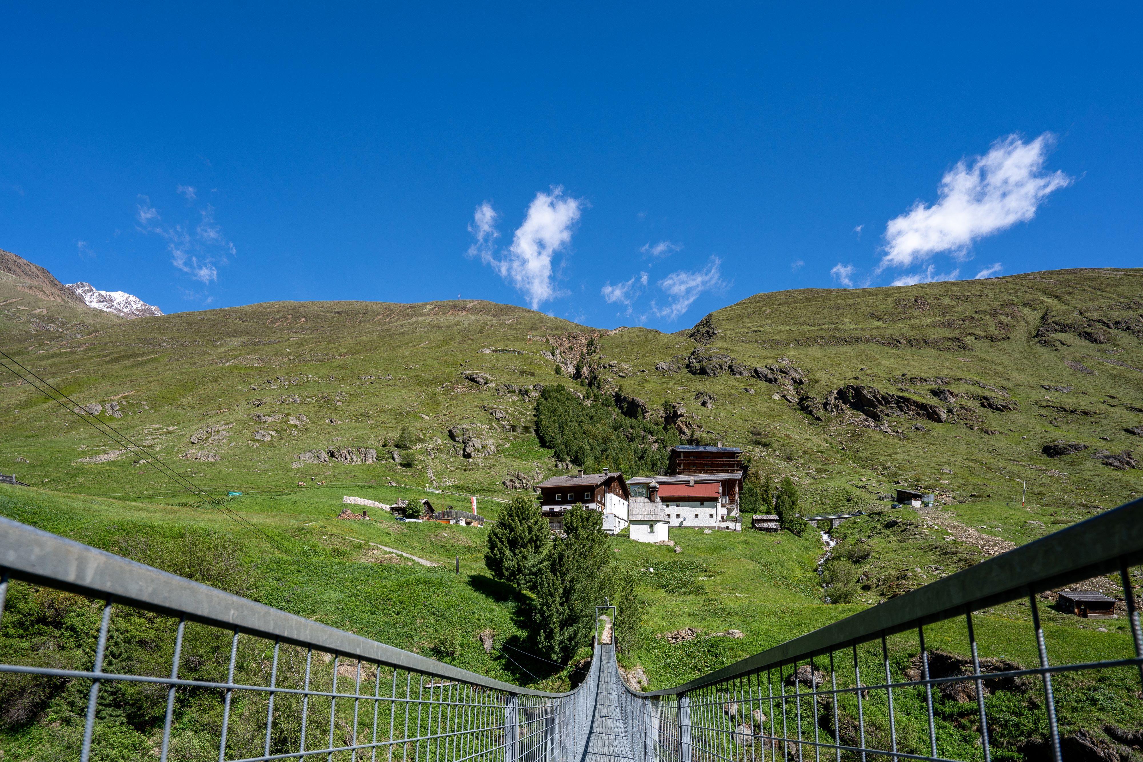 Hängebrücke in Rofen